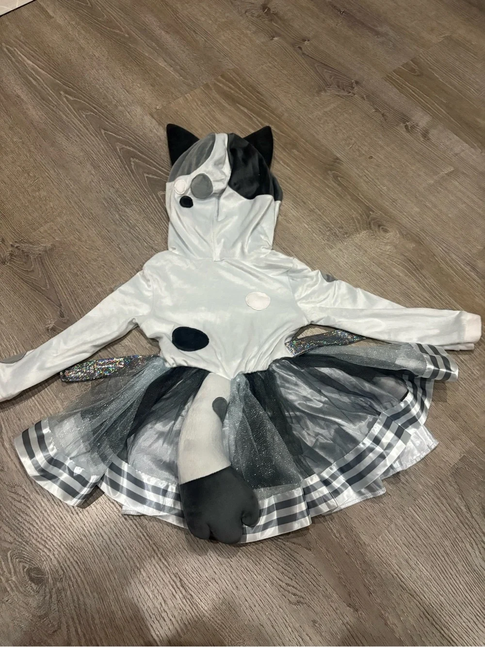 Bluey. Gray Muffin Cat Hooded Costume Dress. 3T-4T.